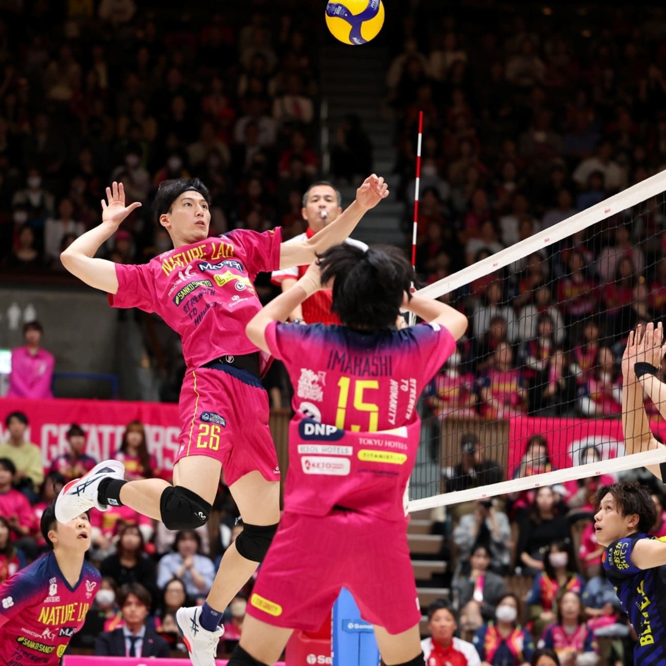 邮报：热刺冬窗将关注DV9，也可能引进世界级门将提升实力